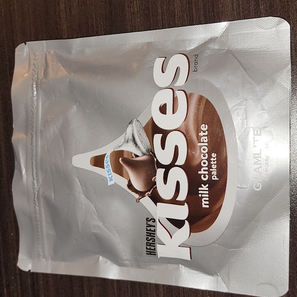Glamlite Hershey's Kisses Milk Chocolate Pallette